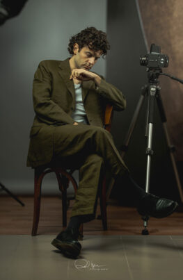 Book attori e professionisti - Osmel Fabre Phtographer - Specializzato in ritratti artistici, book per attori e ritratti business, unisco tecnica e creatività per valorizzare ogni personalità. Servizi su misura, atmosfera confortevole e post-produzione professionale per immagini distintive e di impatto.