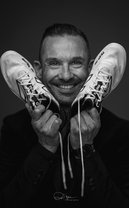Osmel Fabre Phtographer - Specializzato in ritratti artistici, book per attori e ritratti business, unisco tecnica e creatività per valorizzare ogni personalità. Servizi su misura, atmosfera confortevole e post-produzione professionale per immagini distintive e di impatto.