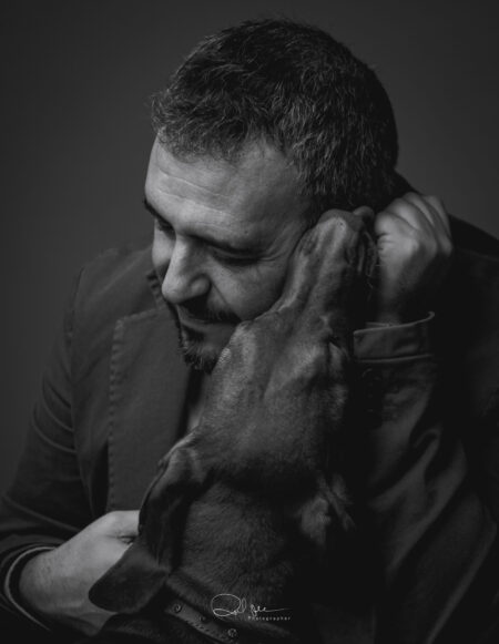 Osmel Fabre Phtographer - Specializzato in ritratti artistici, book per attori e ritratti business, unisco tecnica e creatività per valorizzare ogni personalità. Servizi su misura, atmosfera confortevole e post-produzione professionale per immagini distintive e di impatto.