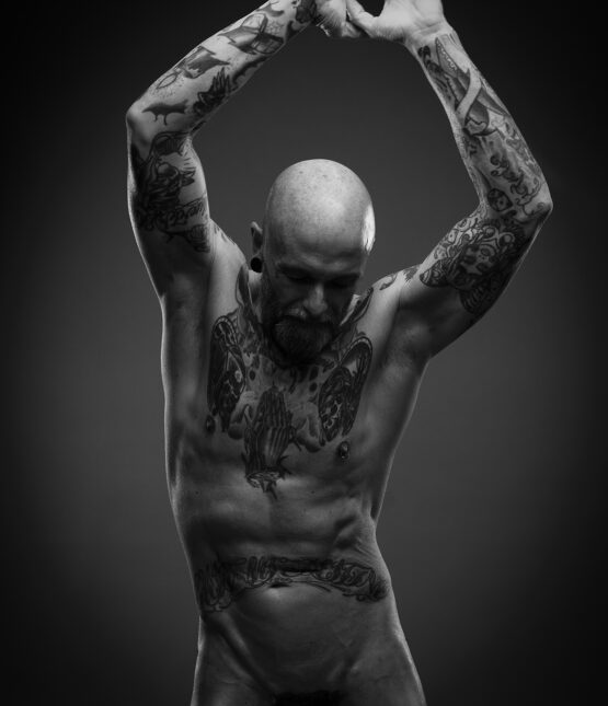 BODY - by Osmel Fabre Phtographer - Specializzato in ritratti artistici, book per attori e ritratti business, unisco tecnica e creatività per valorizzare ogni personalità. Servizi su misura, atmosfera confortevole e post-produzione professionale per immagini distintive e di impatto.
